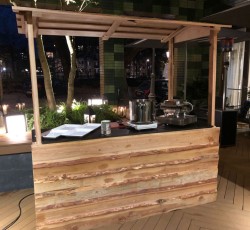 Winterkraam met verlichting en 3 statafels
